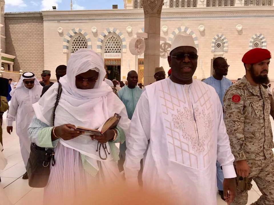 Marième Faye en toute complicité avec Macky Sall à La Mecque…