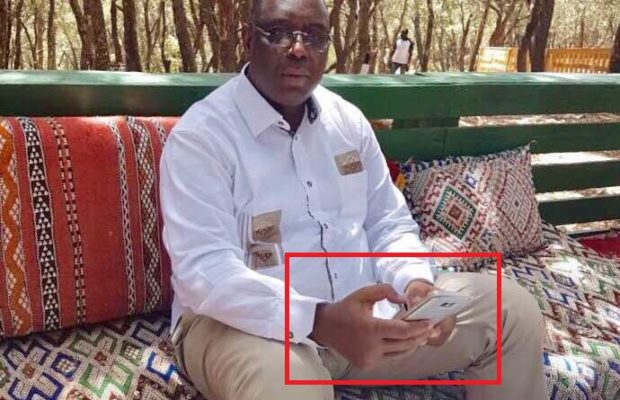 Arrêt sur image- Macky Sall en train de consulter les réseaux sociaux ?