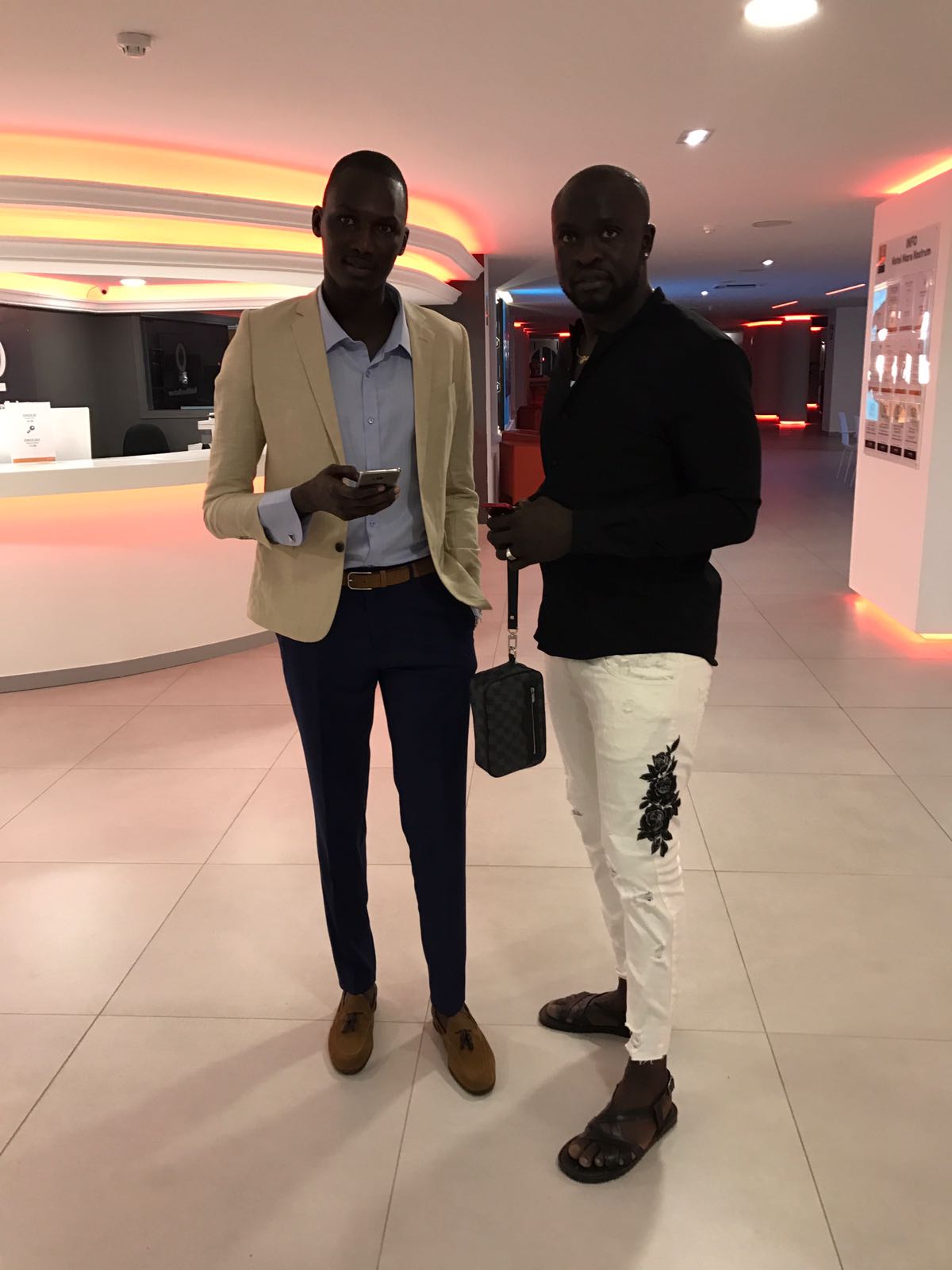 Le Gap le Parisien savoure ses moments de détentes à IBIZA en Espagne en compagnie de Kha Ndiaye Zidane pour le show de Waly Seck;