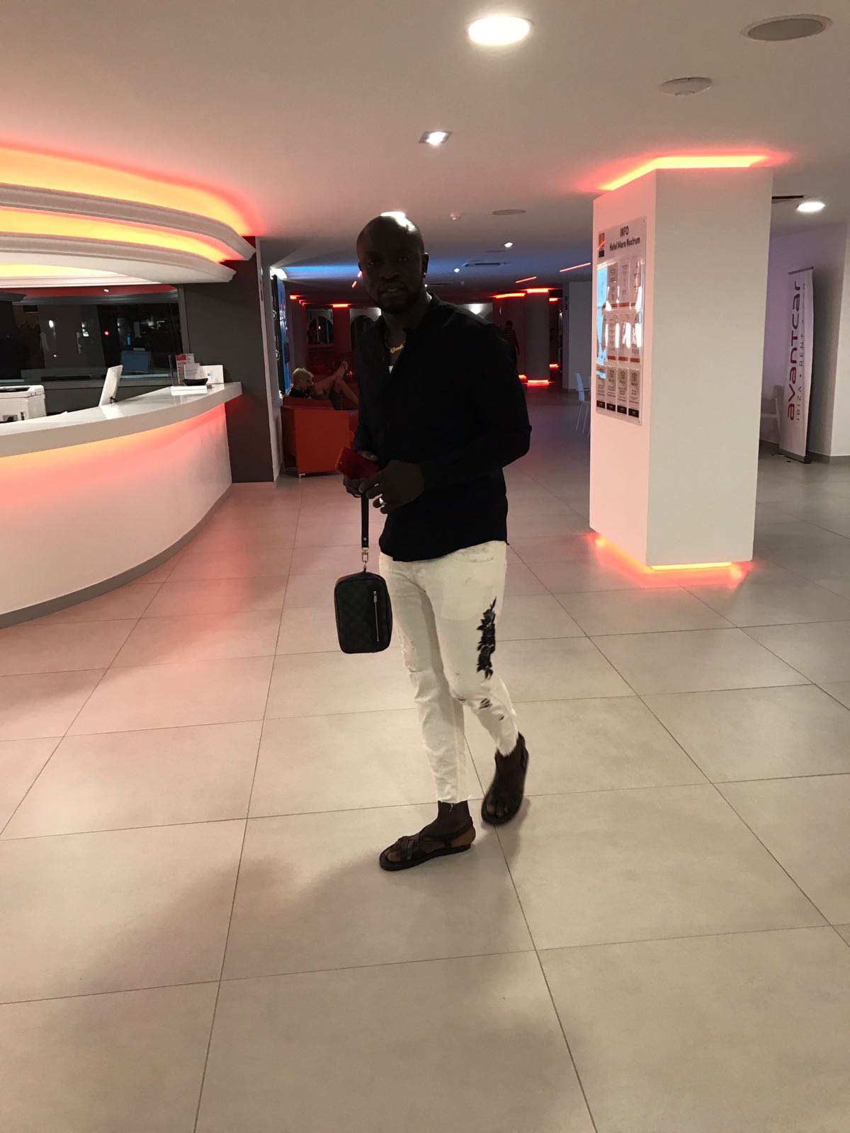 Le Gap le Parisien savoure ses moments de détentes à IBIZA en Espagne en compagnie de Kha Ndiaye Zidane pour le show de Waly Seck;