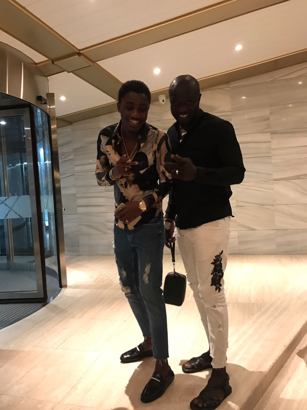 Le Gap le Parisien savoure ses moments de détentes à IBIZA en Espagne en compagnie de Kha Ndiaye Zidane pour le show de Waly Seck;