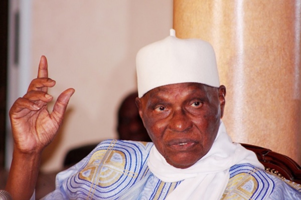 Me Abdoulaye Wade présente ses condoléances aux familles de Djibo Leyti Kâ et Amadou Tidiane Bâ