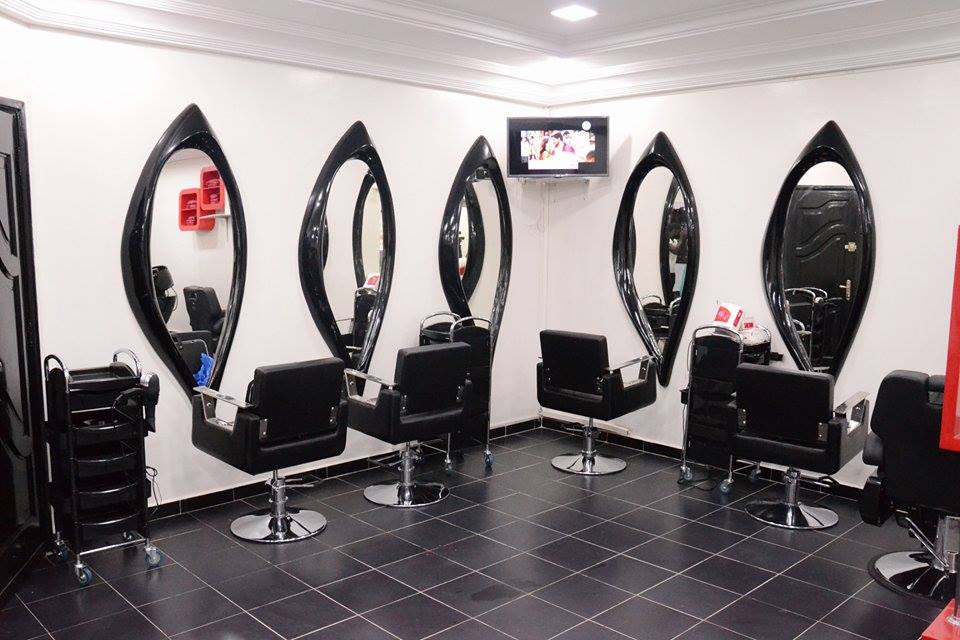 TACO AFFRO COIFFURE ouvre ses portes désormais à Dakar: Vente de cheveux naturel Brésiliene, Péruvienne, Malaisienne en Gros et Détail. Regardez