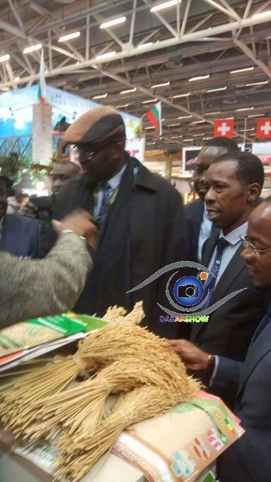 Cheikh Amar à Moustapha Cissé Lo , c'est à moi que tu chantais ses louanges avec mon épouse à Paris.