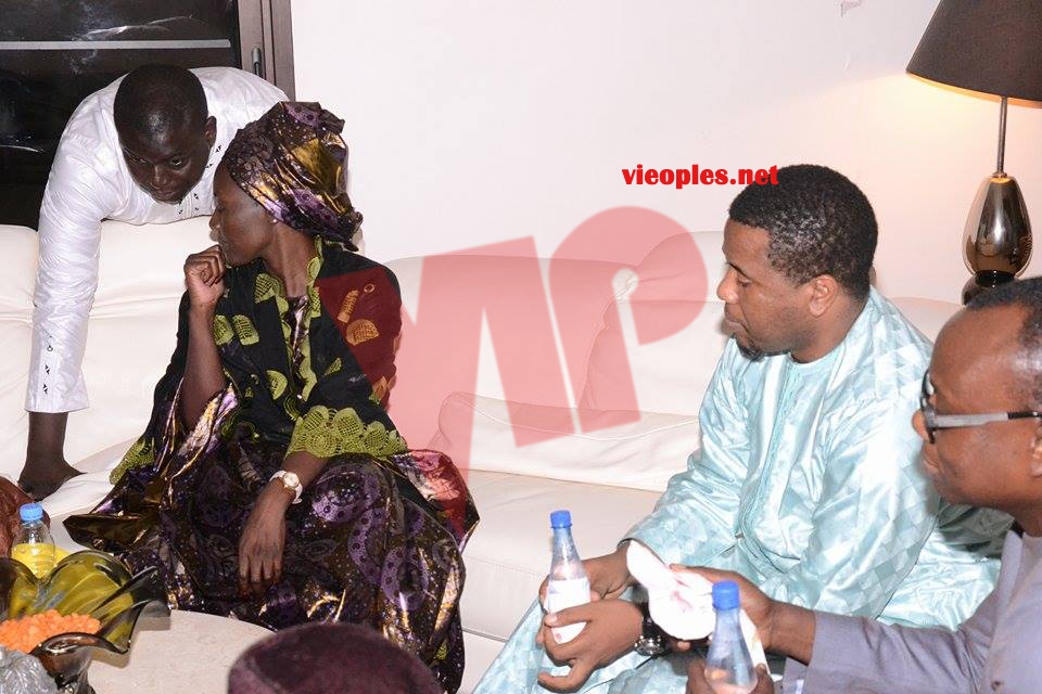 Le PDG de D- MEDIAS, Bougane Guéye présente ses condoléances à la diva Coumba Gawlo.