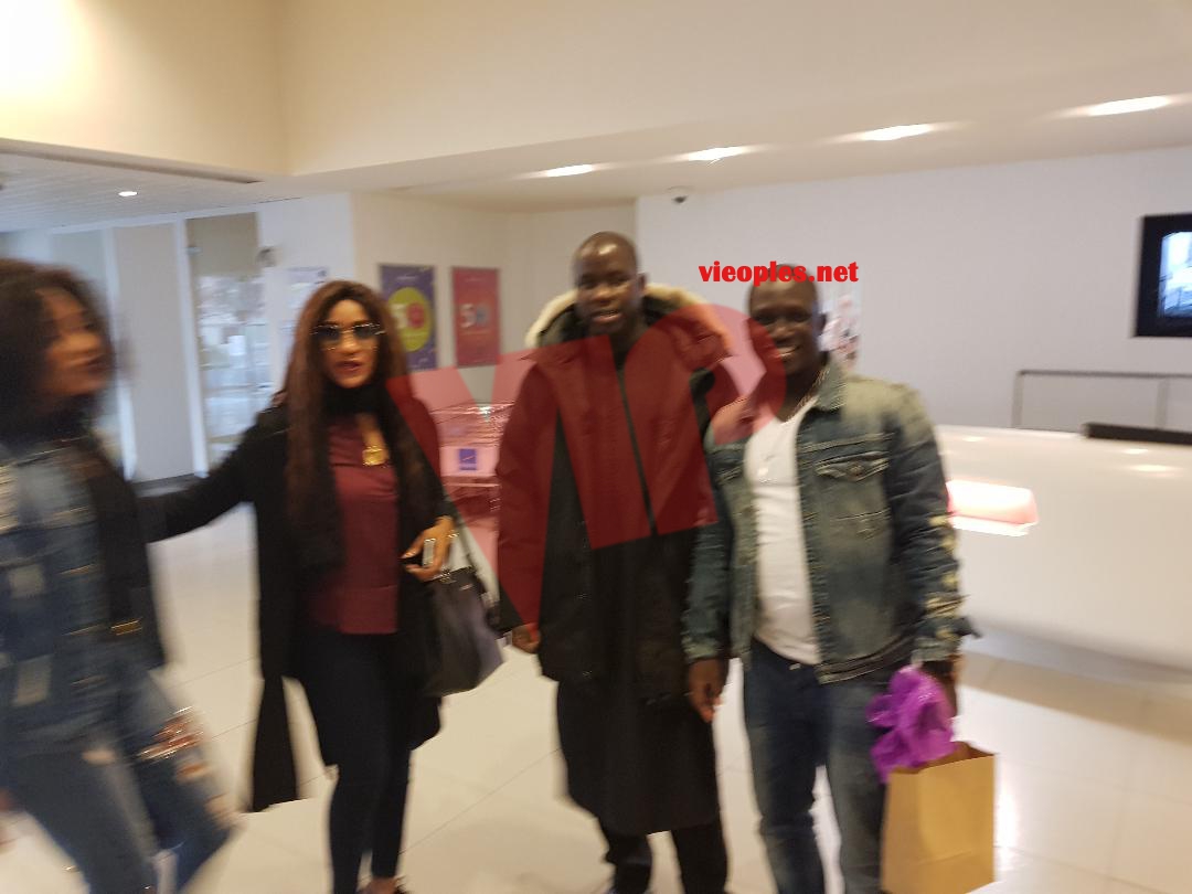 JourJ- 1 Sur la route de Bercy, l'ambiance au coeur du rendez- vous de la diaspora avec Youssou Ndour à Accor Hotel Aréna Bercy ce samedi 18 Novembre.