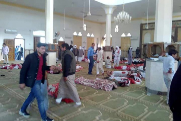 Au moins 85 morts dans l'attaque d'une mosquée en Egypte