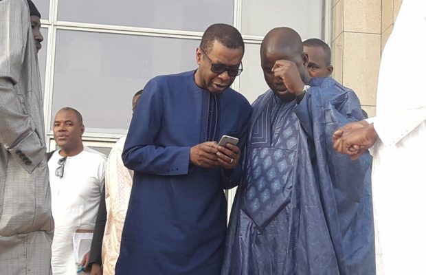 Youssou Ndour honore sa promesse, Le Président Macky Sall ajoute 100 millions de francs cfa sur les…
