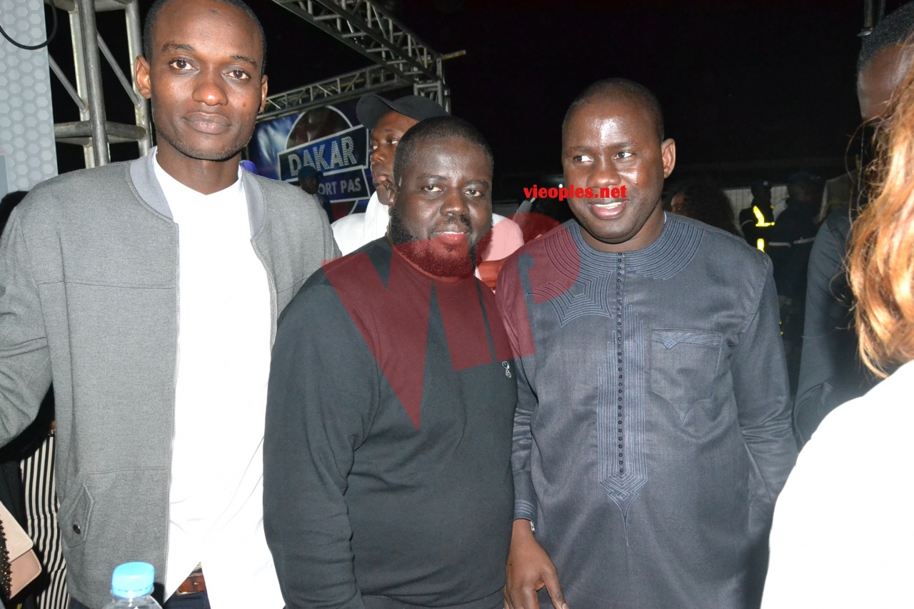 Serigne Abdourahmane, en compagnie de ses amis Birane Ndour, Khadim Dia VOUZENOU au CICES.