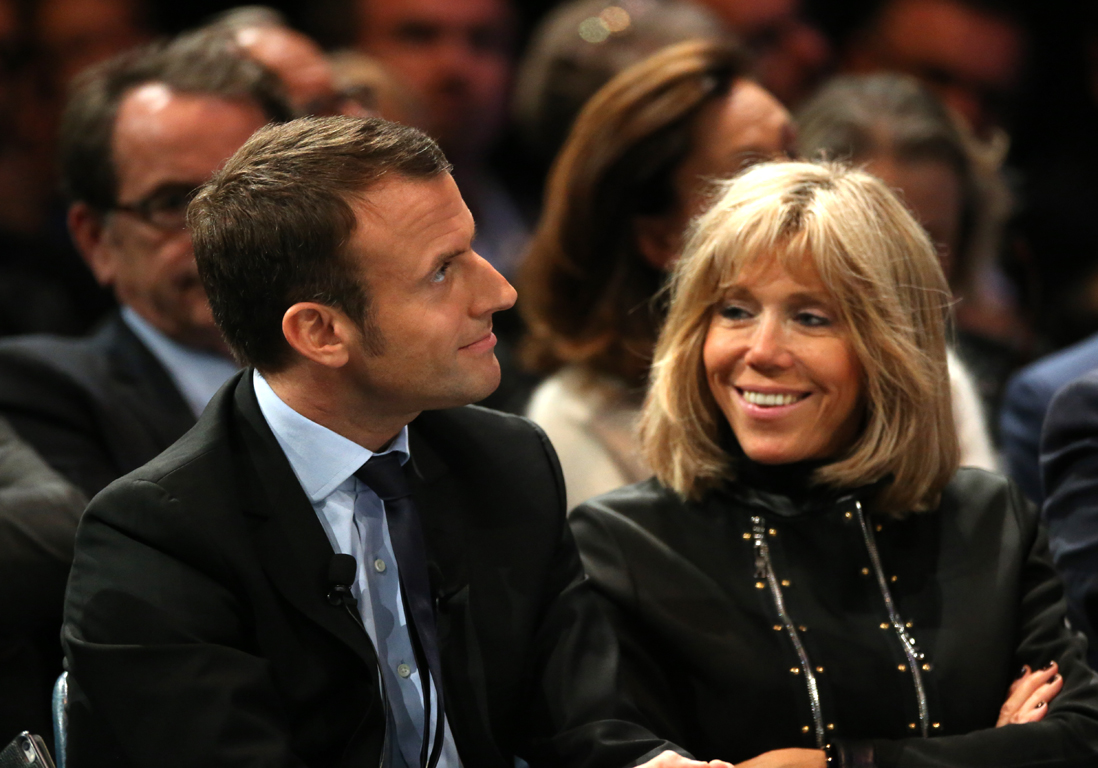 Emmanuel Macron, le président et sa femme Brigitte, la Première dame, l'amour n'a pas d'âge