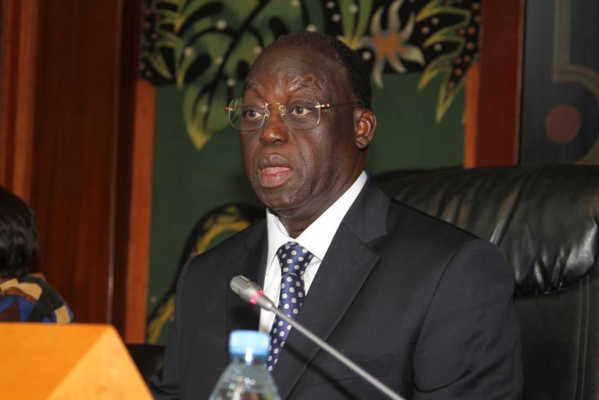 Moustapha Niasse parle de sa Mercédès S300, sa Lincoln, son 4X4 et…