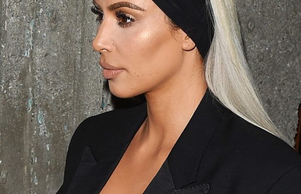 Kim Kardashian : Sortie sans soutien-gorge pour une conférence