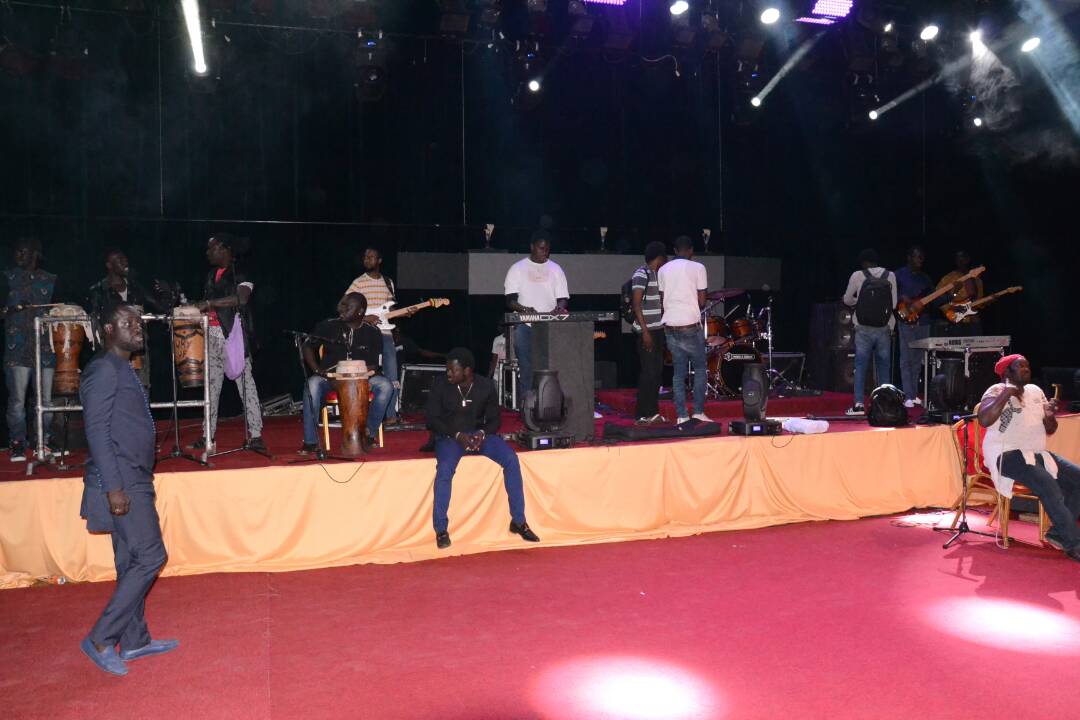 JOUR J SARGAL DJIGUENE avec Baye Ndiaye Albourakh Events: Waly Seck en mode Sound Check promet un spectacle de feu au Grand Theatre ce soir à Guichet Fermé.