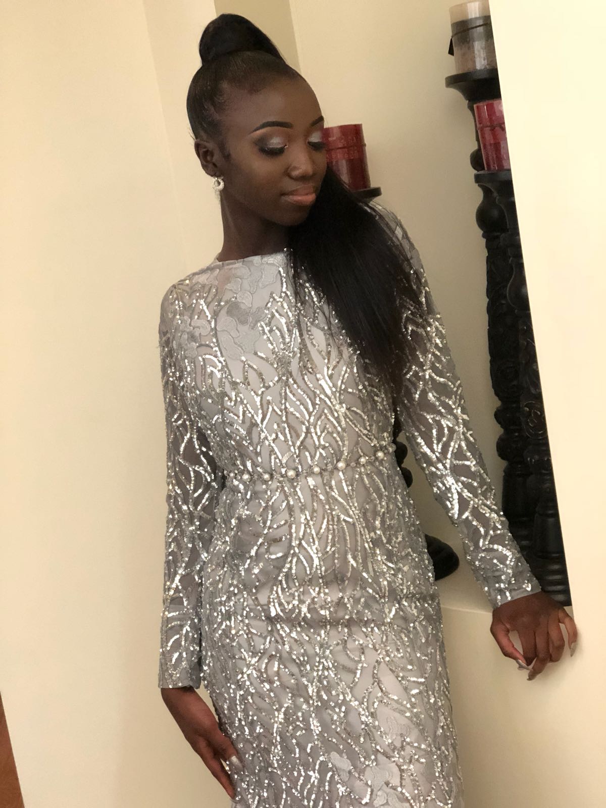 La fille du promoteur Gambien d'Atalanta aux USA,Suzana Bintou Ablaye Njie marque son début dans la mode avec PROM NIGHT.