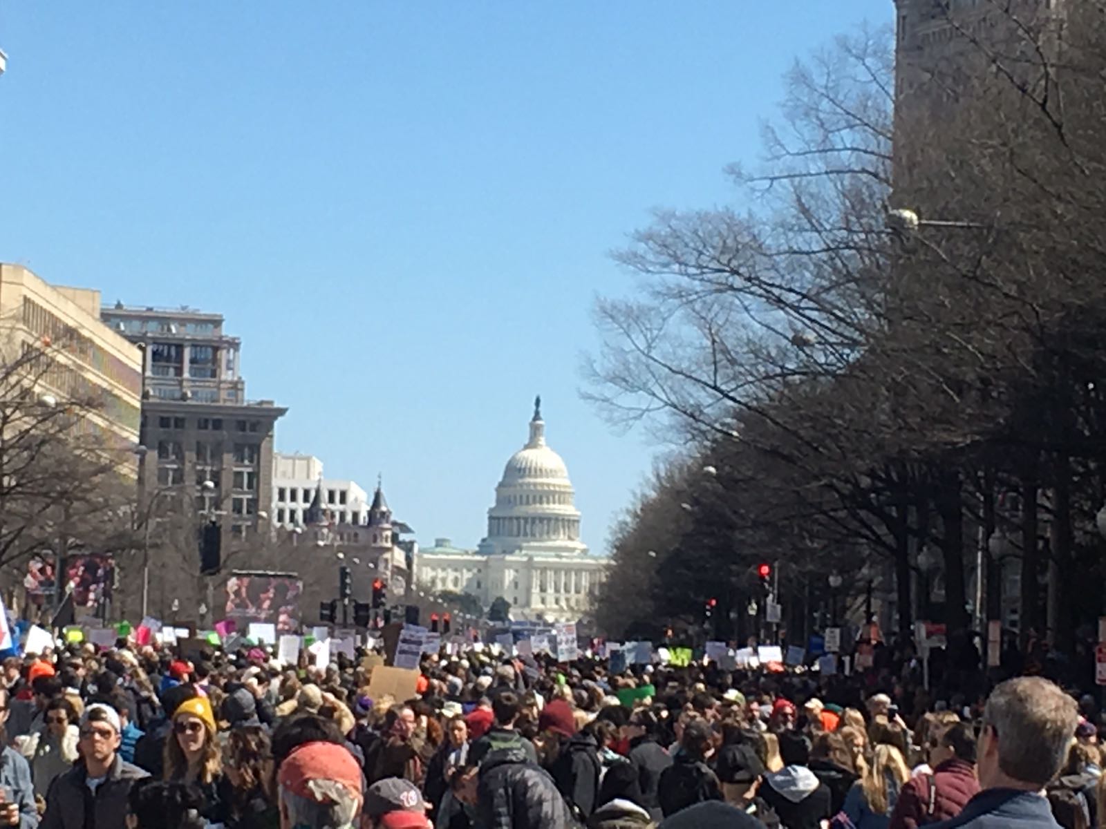 En images, les Américains dans la rue pour protester contre la loi sur l'octroi des armes à feu.