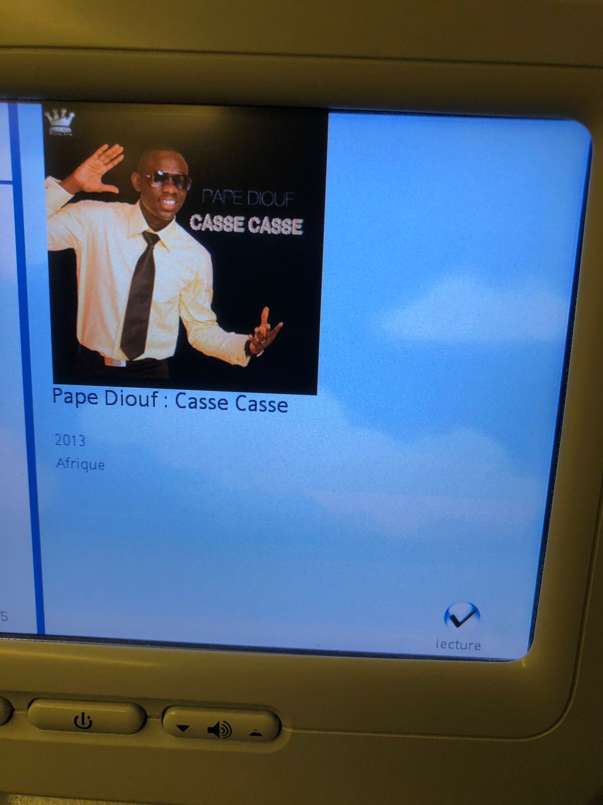 Après son disque d'or Sénégalais, Pape Diouf sélectionné dans la playlist d'AIR FRANCE.
