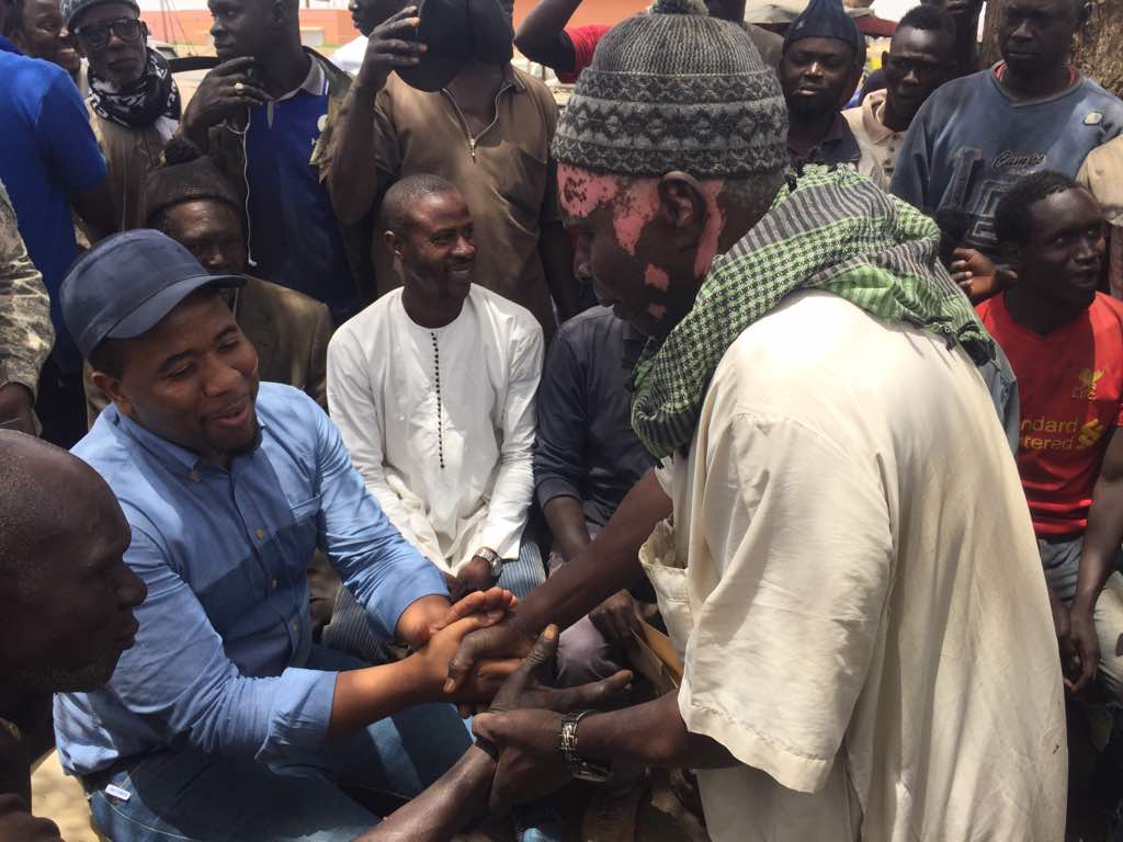 Thiaroye : Le maire refuse la salle polyvalente à Gueum sa Bopp, les commerçants du marché Thiaroye se mobilisent et acceuillent le Président Bougane Gueye à travers des visites de proximité.. Bravo Gueum Sa Bopp marché Thiaroye...