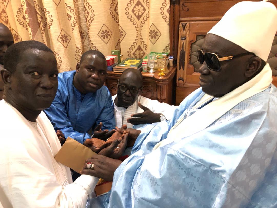 Magal Kazourajab, Serigne Abdourahmane Mbacké en compagnie de Bouba Ndour et Mara Dieng chez Abo le Khalife de Serigne Falilou.