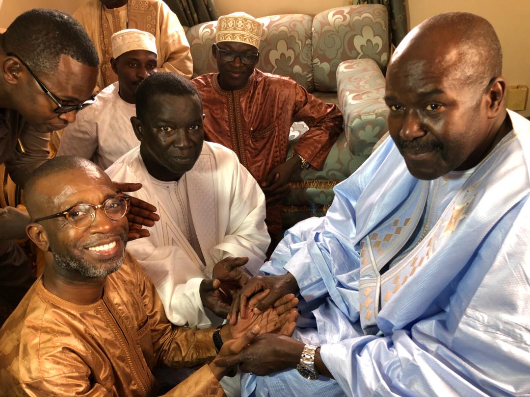 Magal Kazourajab, Serigne Abdourahmane Mbacké en compagnie de Bouba Ndour et Mara Dieng chez Abo le Khalife de Serigne Falilou.