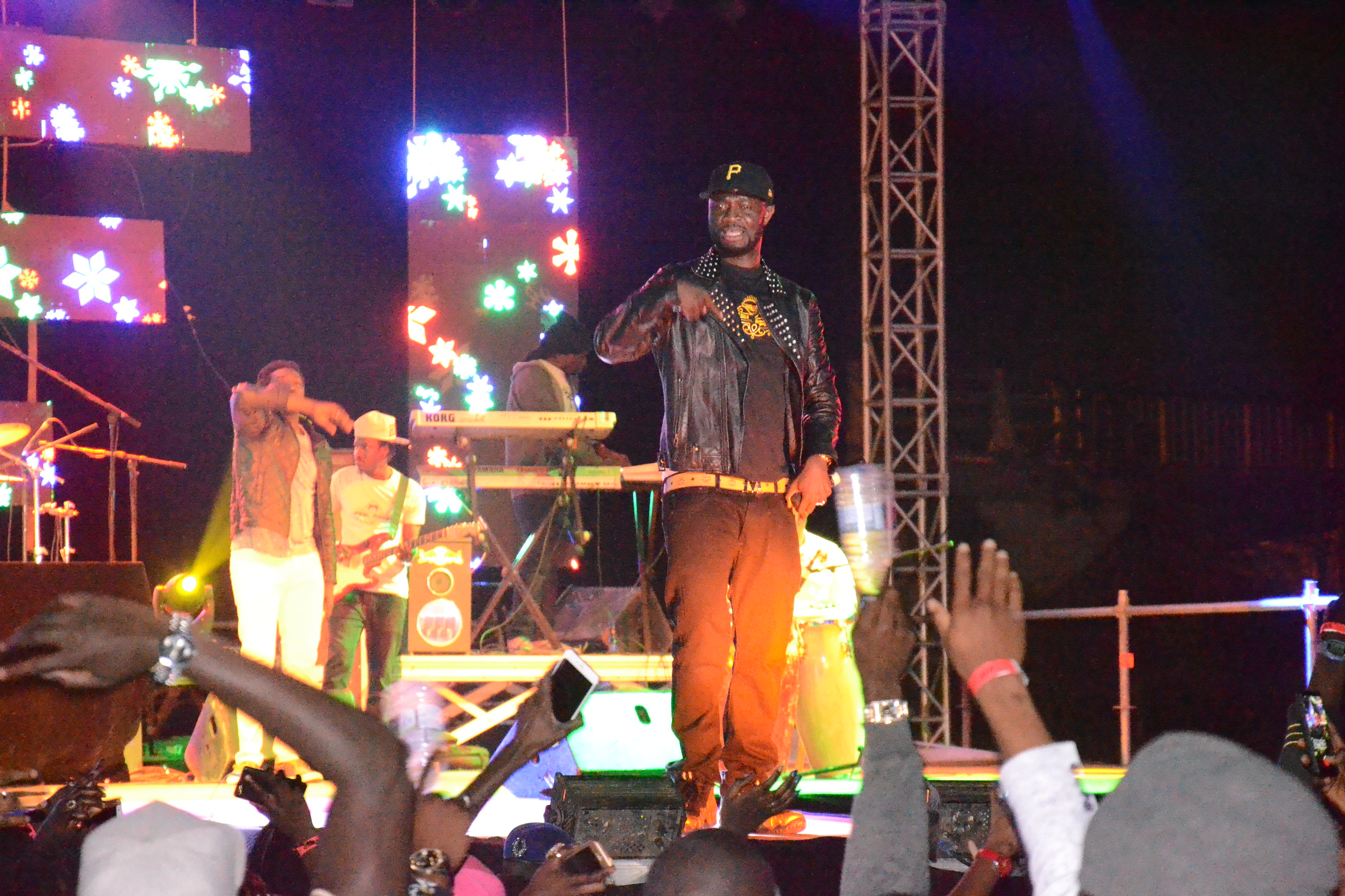 TEKNO en live au Monument de la renaissance: Les premières parties, FATA, OUZIN KEITA, MABO