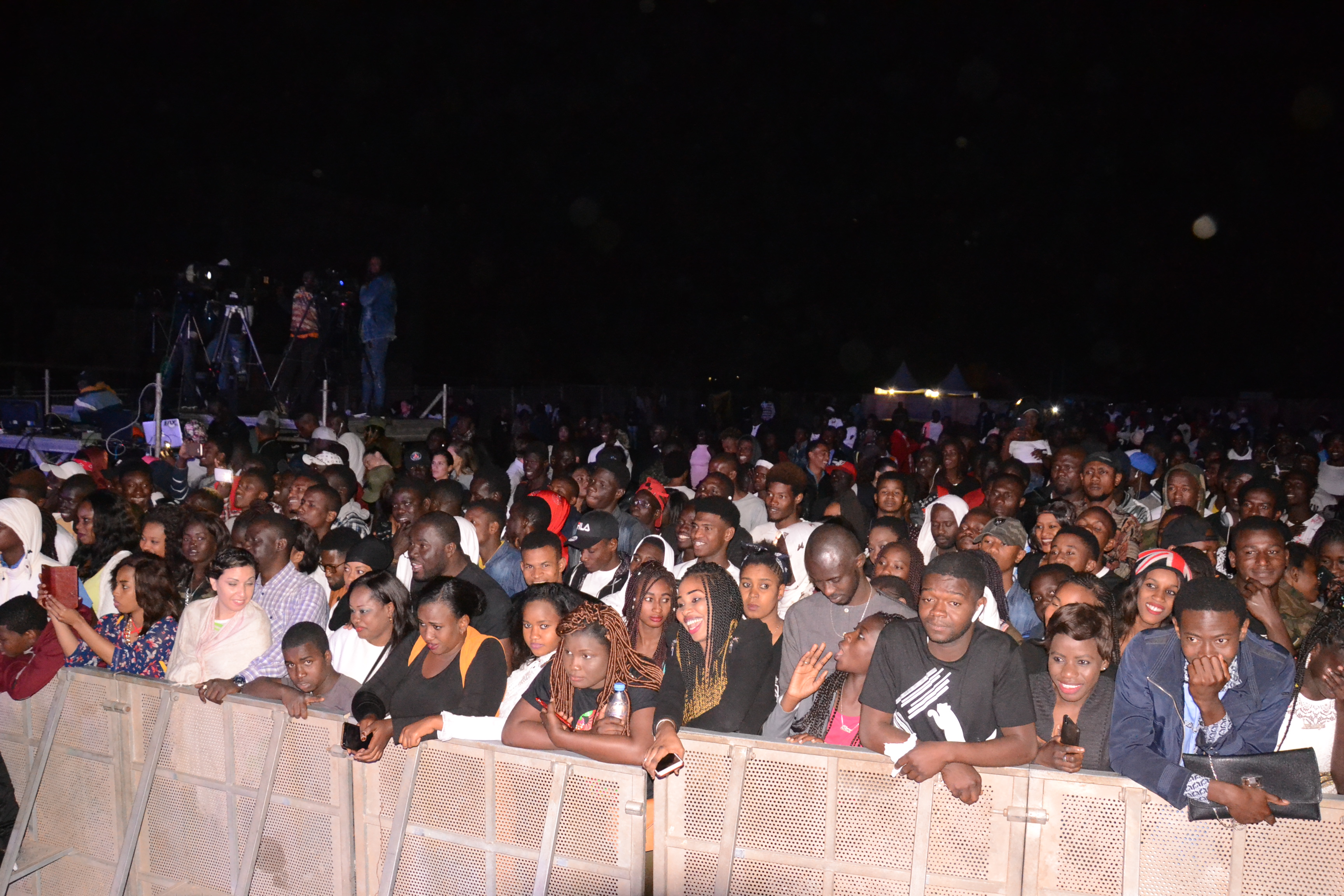 TEKNO en live au Monument de la renaissance: Les premières parties, FATA, OUZIN KEITA, MABO