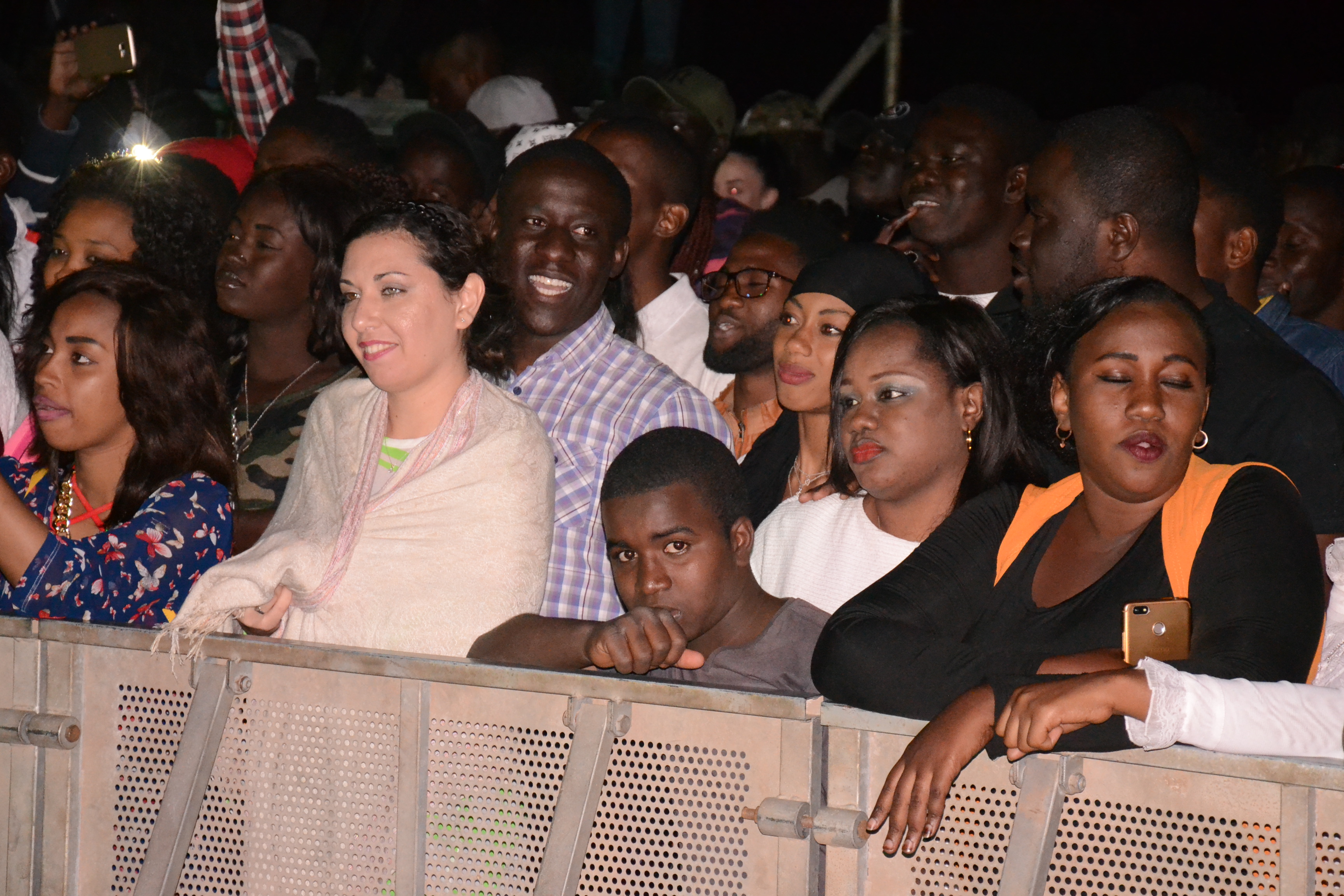 TEKNO en live au Monument de la renaissance: Les premières parties, FATA, OUZIN KEITA, MABO