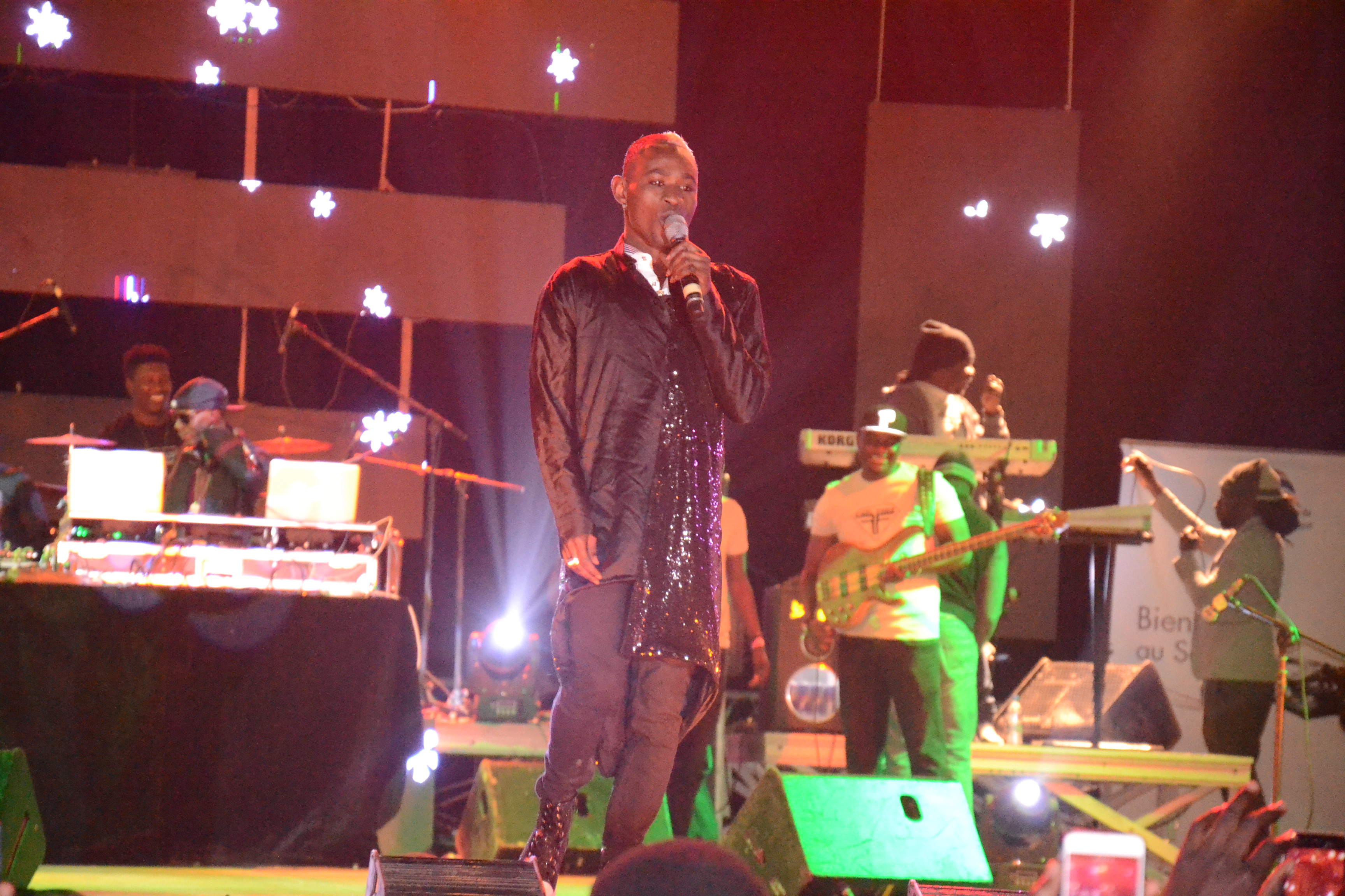 TEKNO en live au Monument de la renaissance: Les premières parties, FATA, OUZIN KEITA, MABO