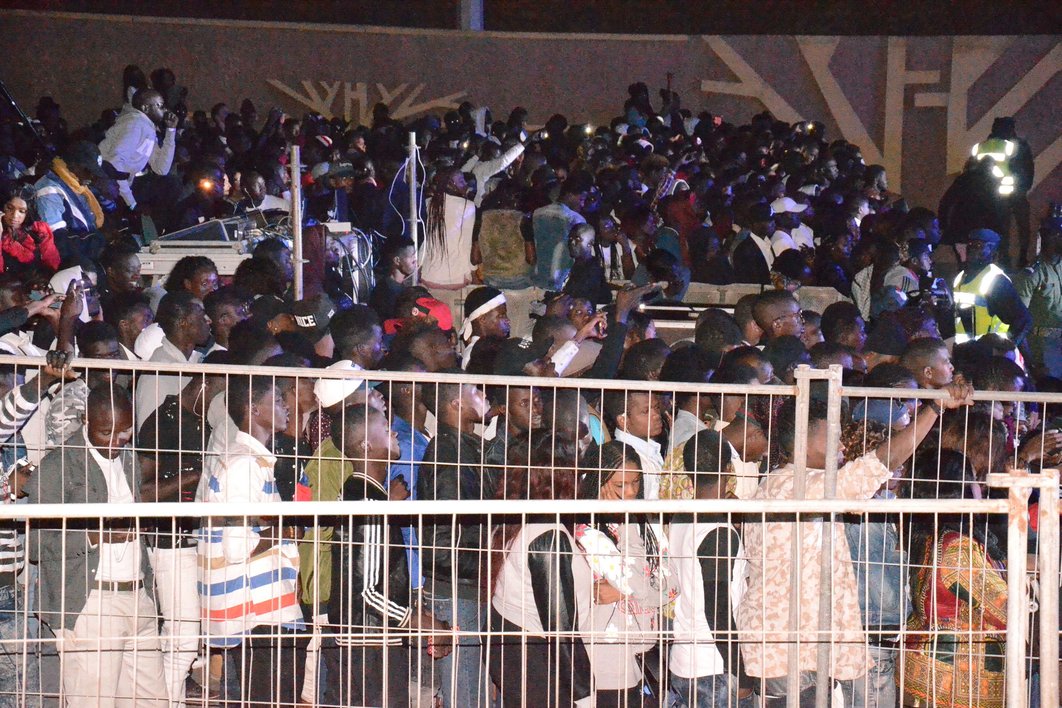CONCERT TEKNO; Dip et les Ivoirien de TNT casse la baraque au Monument.