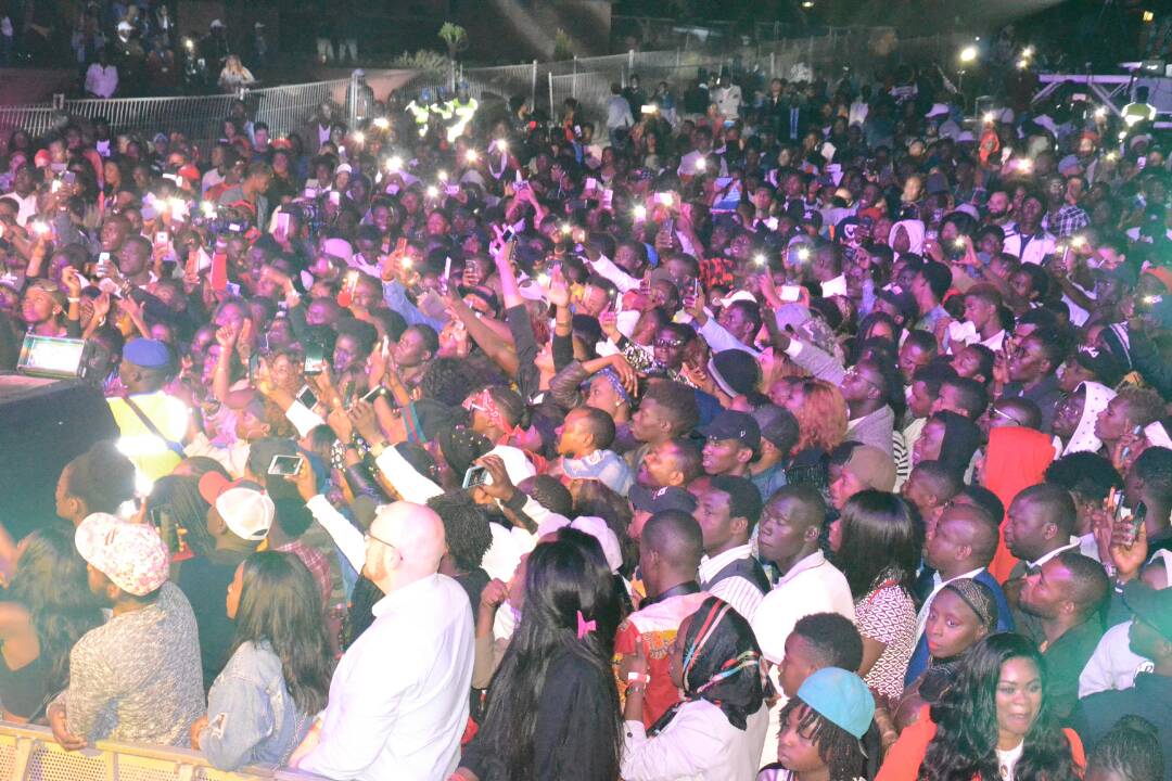 L'artiste Nigerian, Tekno explose le Monument de la Renaissance avec RAKHOU PROD. En images