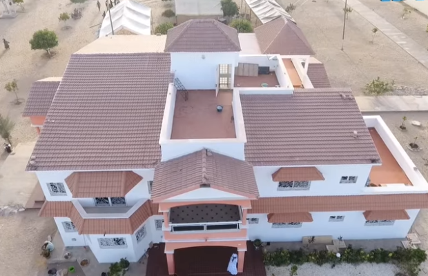 Découvrez l’incroyable Palais de Cheikh Béthio