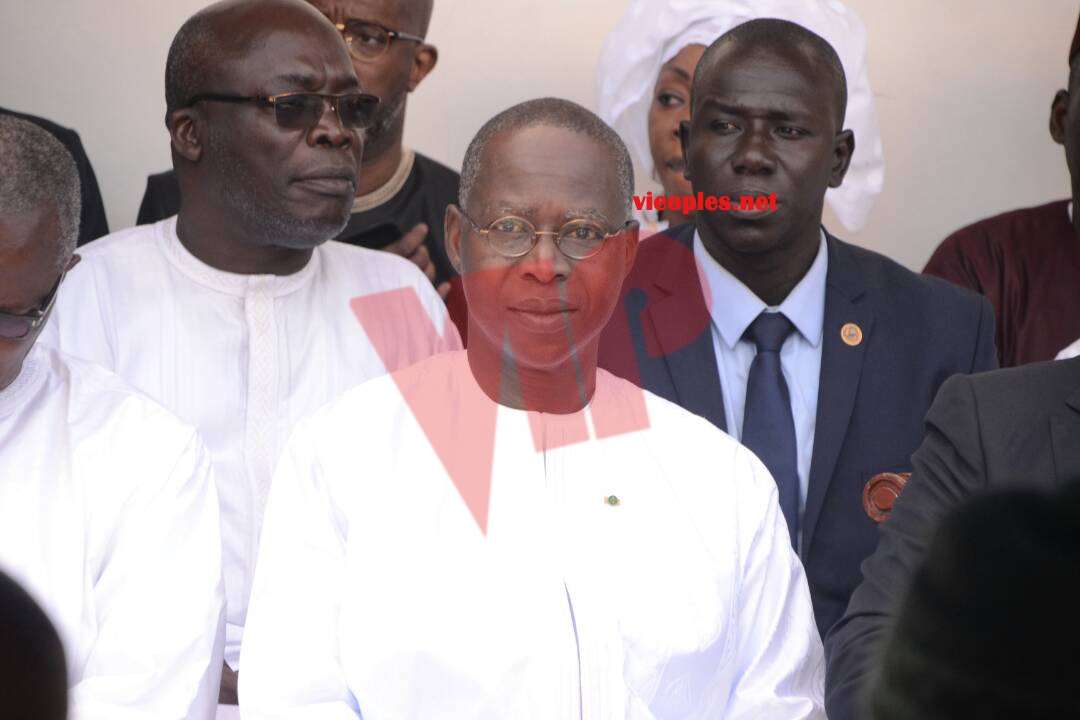 Levé du corps du bassiste du super étoile Habib Faye à l'hopital principal de Dakar: Le chef de l'Etat Macky Sall et le monde de la culture lui on rendu un dernier hommage.