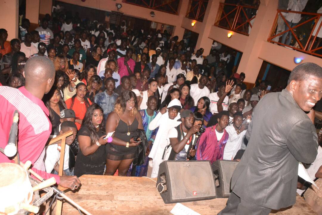 En images; Baba Mbengue explose le Ravin Night Club.