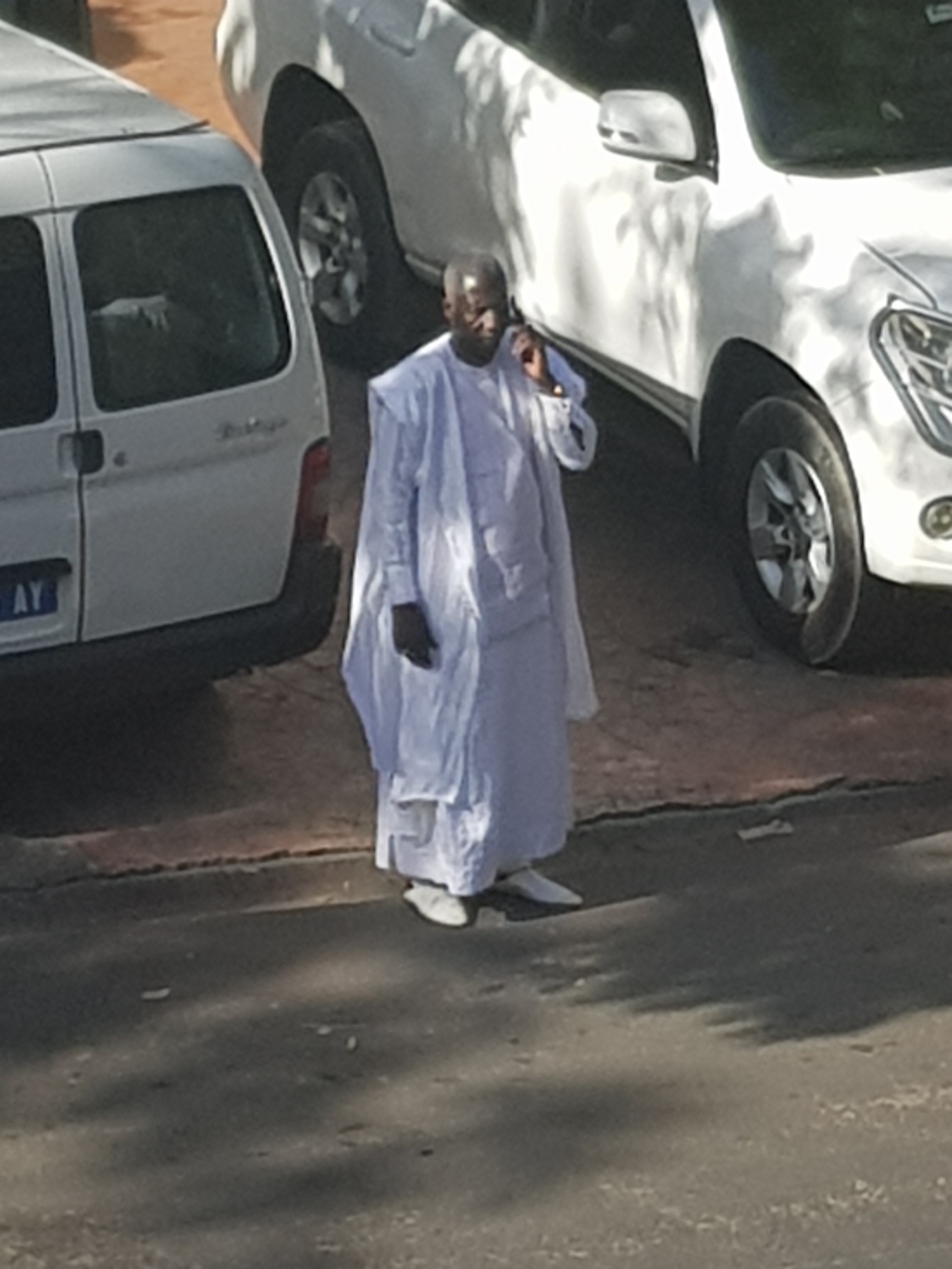 Arrêt sur images le ministre conseiller Serigne Mbacké Sakho en ville.