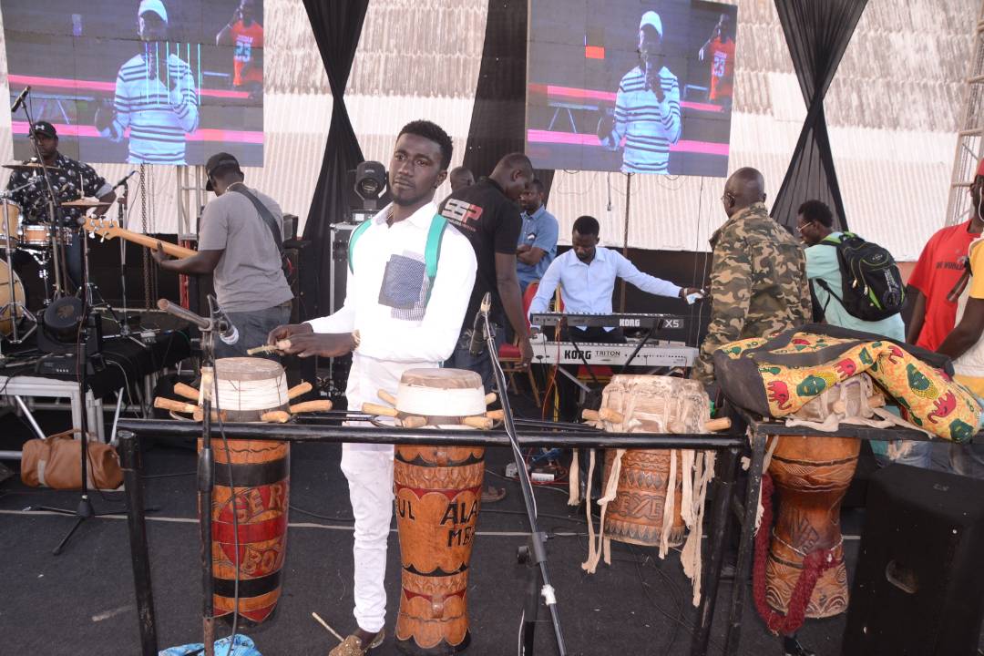 MEGA ENJOY DE PAPE DIOUF AU CICES: Voici les premières images de la soirée.