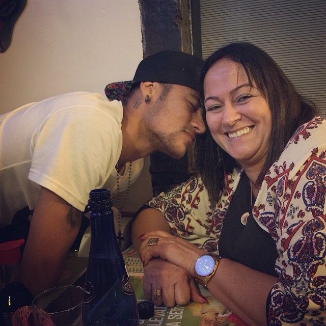 La mère de Neymar relance la polémique ! ELLE pourrait jouer un mauvais tour …