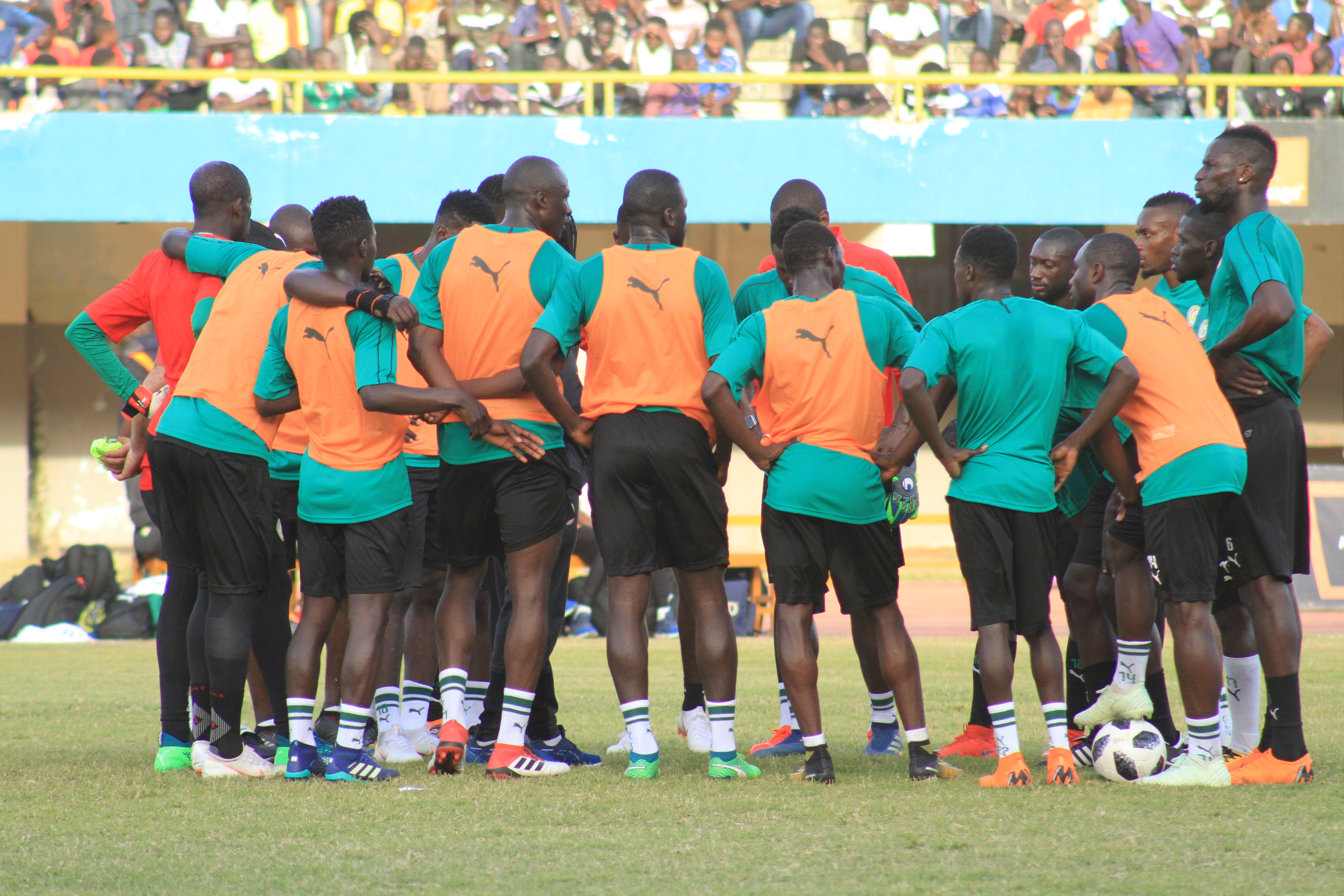 En images dernière séance d'entraînement du galop des lions de la téranga au stade LSS à Dakar;