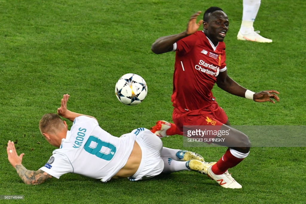 Liverpool Vs Real Madrid : Sadio Mané console Mohamed Salah et lui rend hommage … Tout ce que vous n’avez pas vu en Images