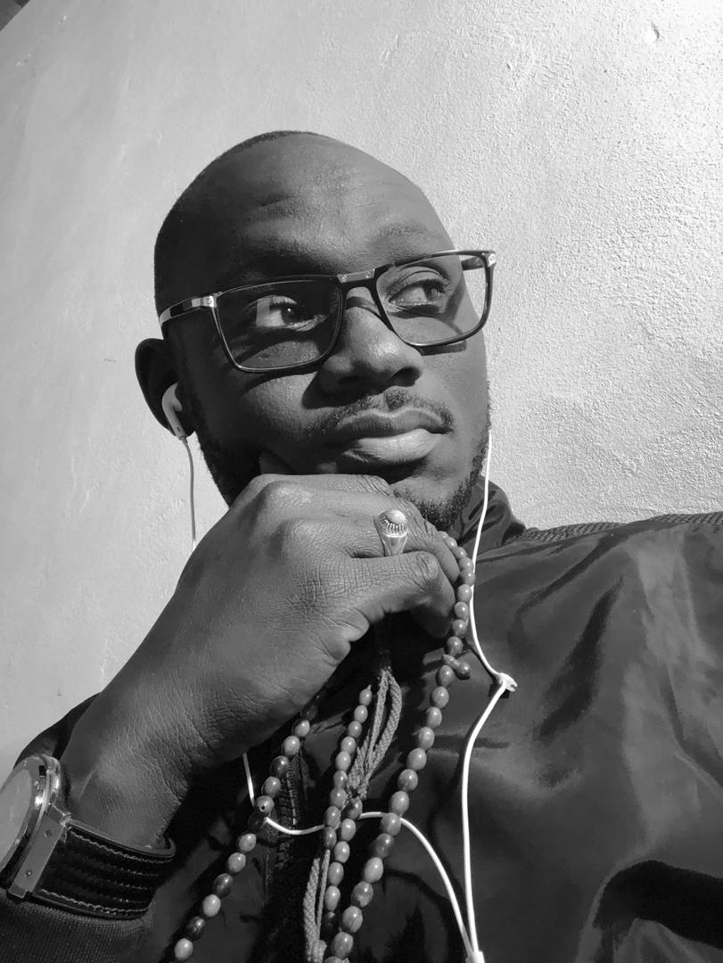 Une pilule amère s’est glissée dans ma gorge et de là, a affecté mon esprit et atteint toutes les cellules de  mon corps. Une pilule amère s’est glissée dans ma gorge et de là, a affecté mon esprit et atteint toutes les cellules de  mon corps.