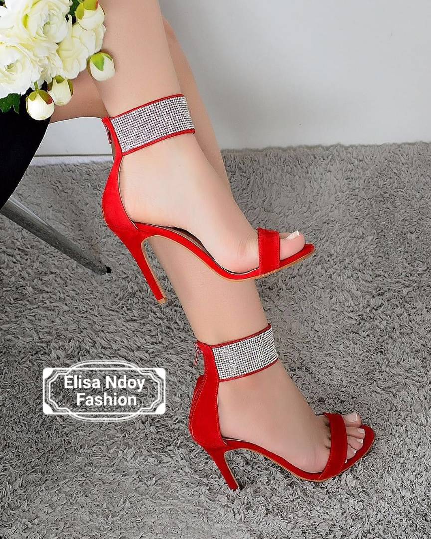 ELIZA FASHION LONDRES LANCE LES TENDANCES ÉTÉ FAITES VOS COMMANDES PAR WATSHAP 00447715280365.