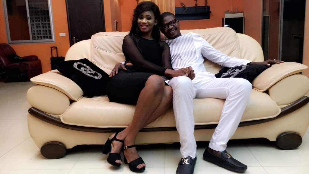 Le chanteur Djibril Diop s'est il fiancé à la vidéo girl Madjiguene?