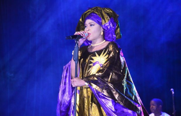 Anniversaire au Grand Théâtre: Découvrez la Première Sagnsée d’Aïda Samb en Thioup, c’est élégant ! TAKK BA YAKOU