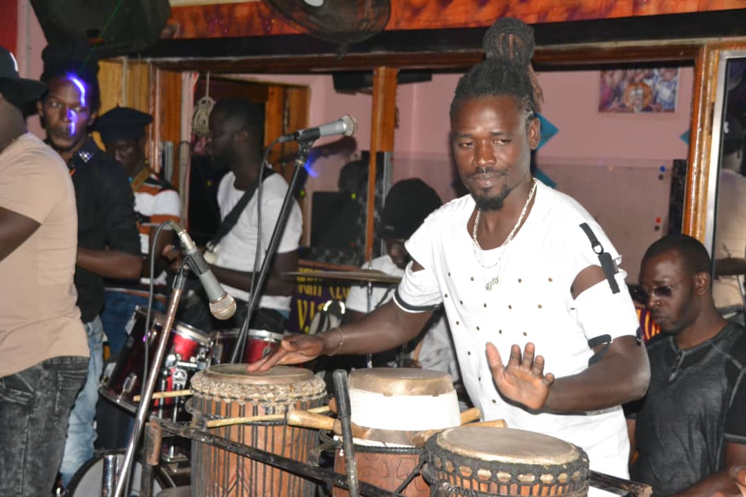 Lesimages de la soirée explosive de Baba Mbengue au club Gaindé.