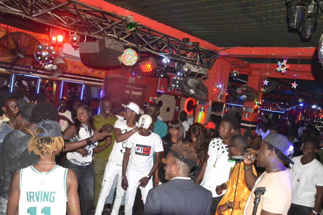 Lesimages de la soirée explosive de Baba Mbengue au club Gaindé.