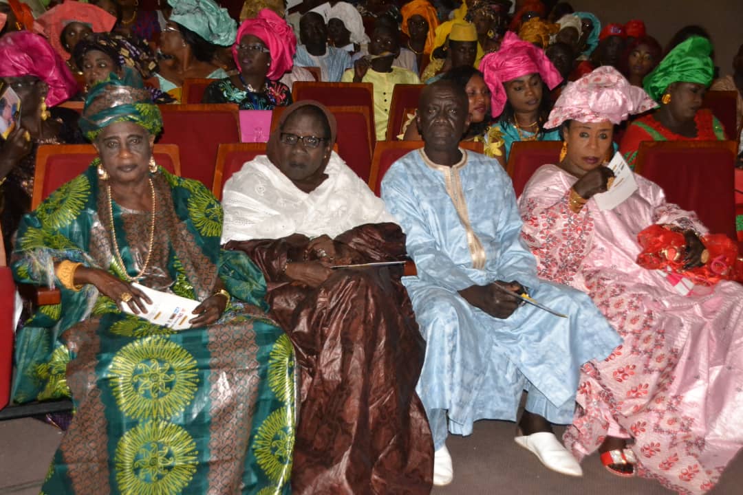HOMMAGE A MADIODIO GNINGUE: Le Sorano a rendu à César ce qui lui appartient avec l'ensemble lyrique traditionel.