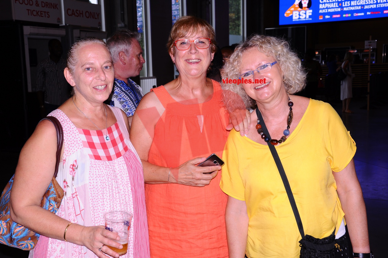 Les premiéres images du"GRAND BAL" au Palais 12 de Bruxelles avec la méga star planétaire Youssou Ndour.