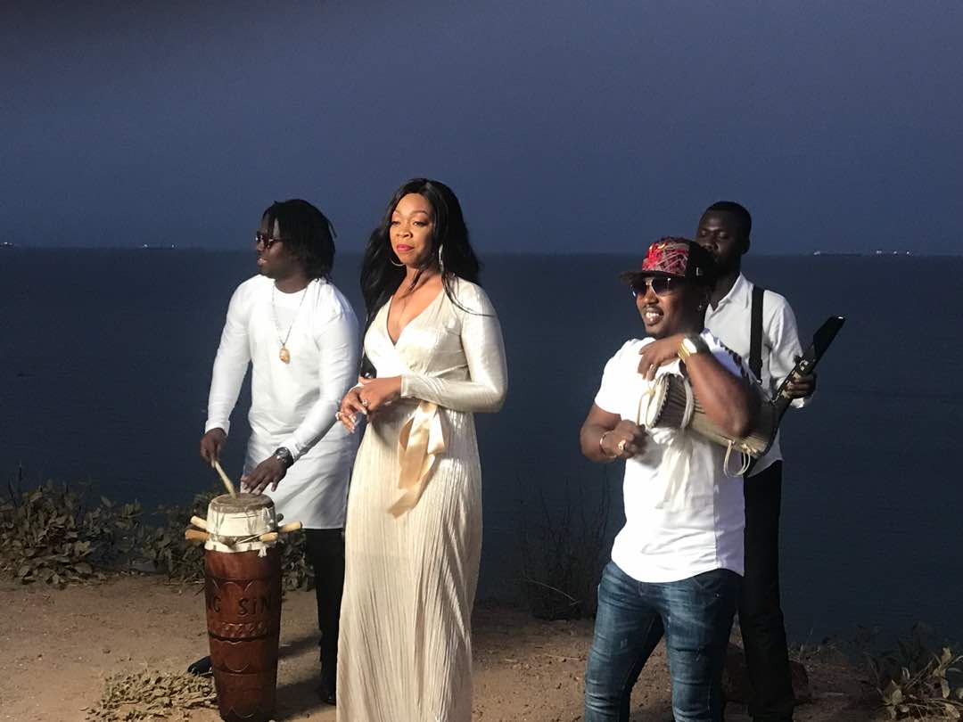 PHOTOS ET VIDEO: Teaser du tournage de la nouvelle vidéo explosive du futur Adja Aby Ndour. REGARDEZ