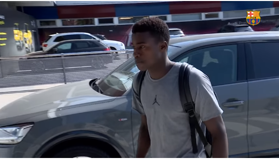 Record au Mondial, transfert au Barça… L’été incroyable de Moussa Wagué: Les premières images de Wagué à Barcelone