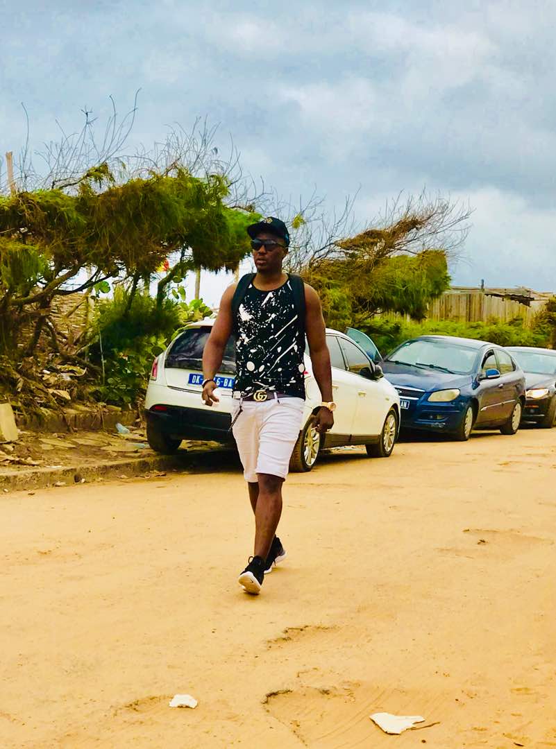 MODE ÉTÉ: L'incontournable de Zik Feeling sur la bande FM Cheikh Sarr a choisit sa collection été 2018.