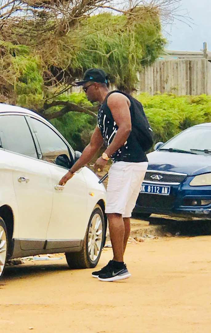 MODE ÉTÉ: L'incontournable de Zik Feeling sur la bande FM Cheikh Sarr a choisit sa collection été 2018.