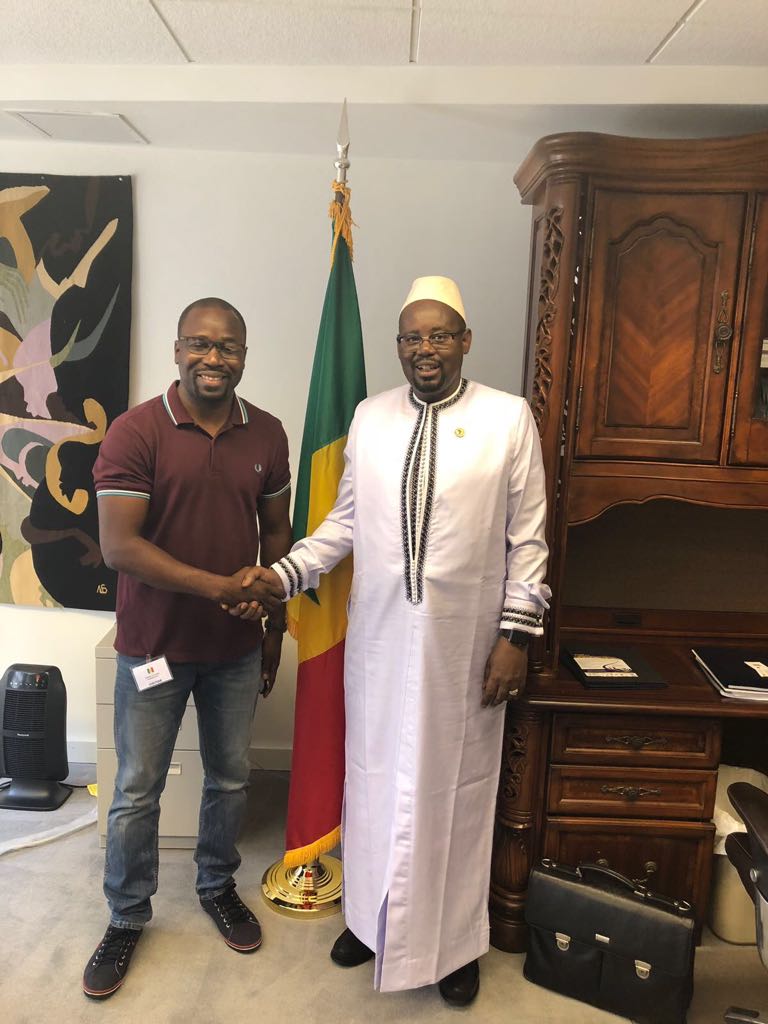 Pape Diouf accompagné de son promoteur en Amerique, Birane Sarr de NEW AFRICAN PRODUCTION reçu par SE le Docteur Momar Diop ambassadeur du Sénégal à Washington.